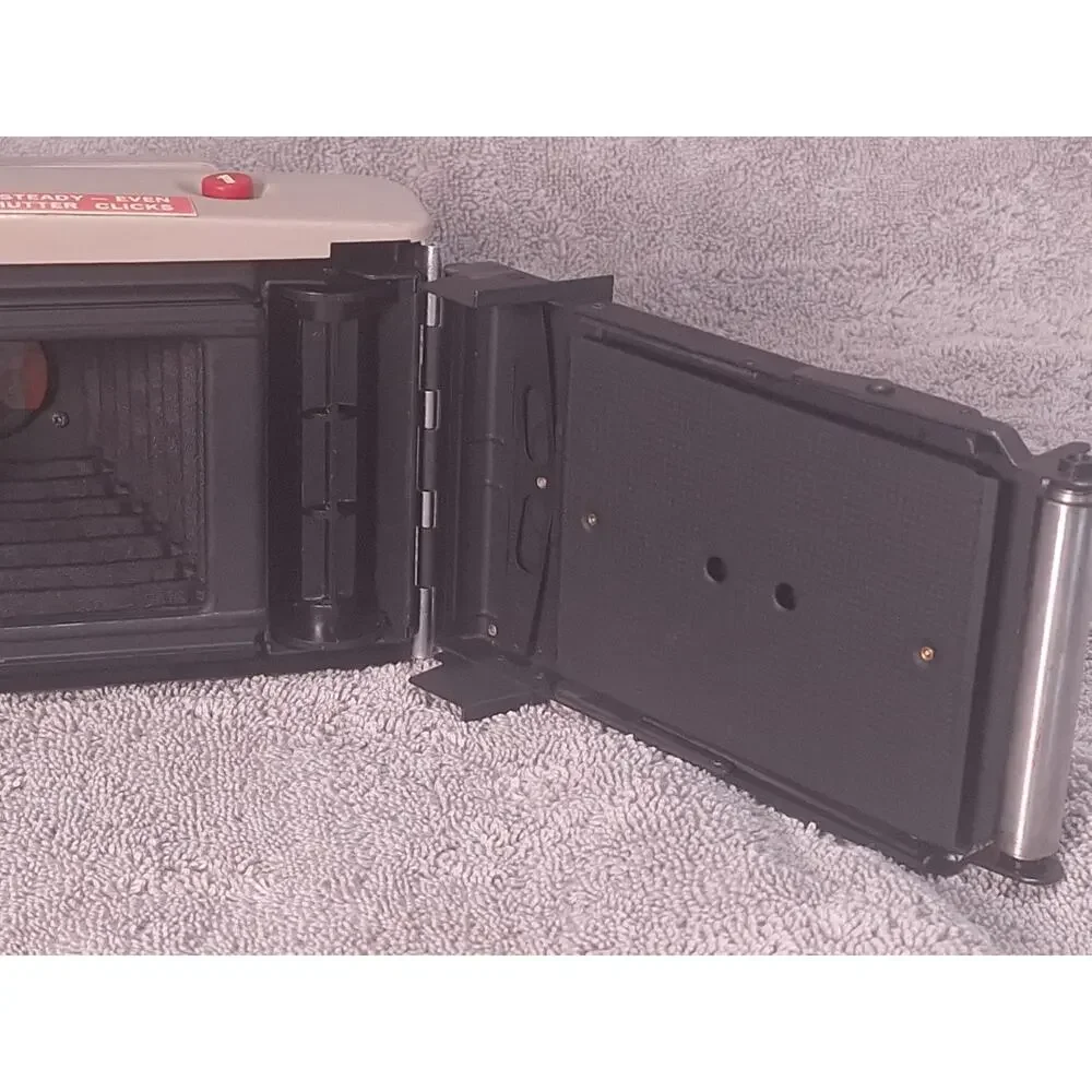 Polaroid 433 Land Camera Tested Working w/ Case Clean Vintage 1960s- Excellent!